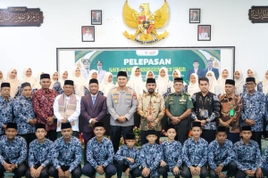 Bupati Al-Farlaky Minta Kafilah MTQ ke-37 Harumkan Nama Bumi Nurul Akla