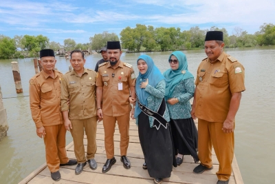 Bupati Al-Farlaky Tinjau dan Rencanakan Pembangunan Jembatan Naleung