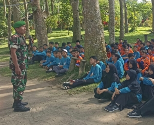 Serunya Bati Komsos Koramil Garum Dalam Materi Bela Negara Perkemahan SDIT Al Hikmah Blitar
