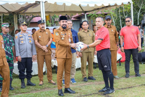 Bupati Al-Farlaky Buka Piala Bupati Aceh Timur Cup 2025