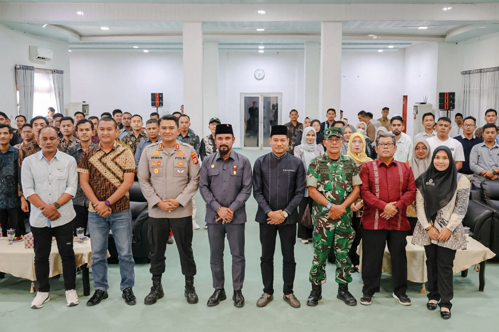 Bupati Al-Farlaky Pimpin Evaluasi Program Makan Bergizi Gratis