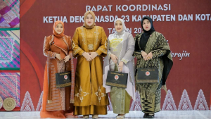 Ny. Lismawani Al Farlaky Dinobatkan Ketua Dekranasda Teraktif Se- Aceh