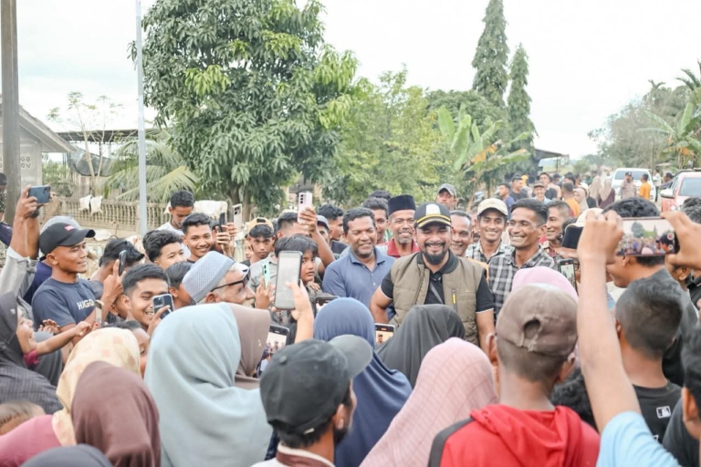 Bupati Al-Farlaky Kembali Salurkan Bantuan Ke Madat