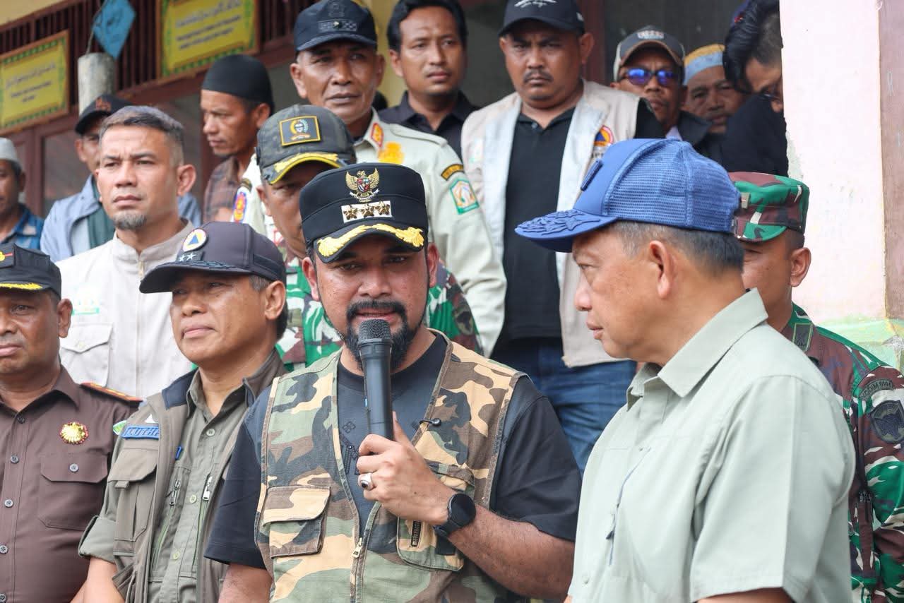 Bupati Al-Farlaky Sambut Mendagri di Lokop, Paparkan Kondisi Pascabanjir