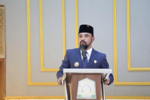 Lantik 68 Keuchik, Bupati Al-Farlaky Minta Gercep Bantu Penanggulangan Bencana