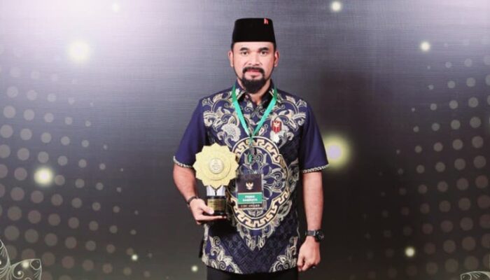 Bupati Al Farlaky Terima UHC Award 2026 dari BPJS Kesehatan