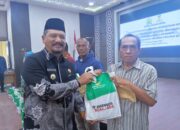 Bupati Armia Fahmi Turut Serahkan Santunan Kematian Korban Bencana Atam bersama Rombongan Mensos RI