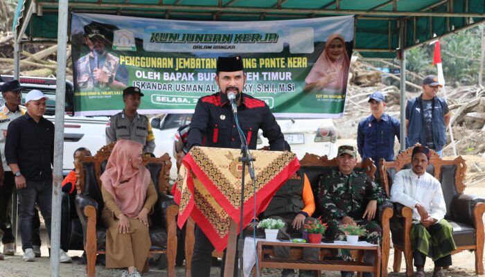 Bupati Al- Farlaky Kunker Ke Simpang Jernih, Tinjau Jembatan Gantung dan Progres Huntara