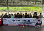 Bupati Al- Farlaky Serahkan Sapi Bantuan Presiden untuk Meugang Masyarakat Terdampak Banjir