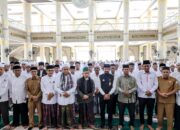 Bupati Al Farlaky Peusijuek Jamaah Haji 2026, Titip Doa untuk Daerah dan Kepemimpinannya