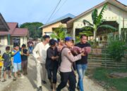 Personel Satpolairud Polres Aceh Timur dan Personel Polsek Idi Rayeuk Evakuasi Temuan Mayat di Sungai Gampong Jawa