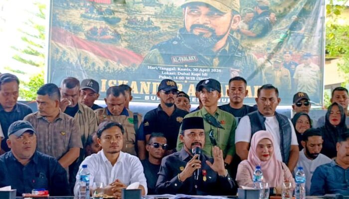 Bupati Al-Farlaky : Ini Fitnah, Saya Tempuh Jalur Hukum
