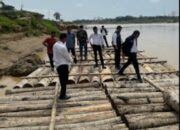Gercep dan Taktis, Polres Aceh Tamiang Berhasil Amankan Rakit Kayu Gelondongan di Sungai Tamiang