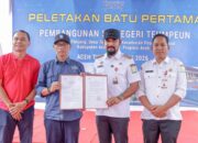Resmikan Pembangunan SDN Teumpeun Bersama Kompas, Bupati Al-Farlaky: Ini Investasi Generasi