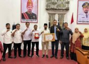 Bupati Al- Farlaky Terima Penghargaan Dari KIA
