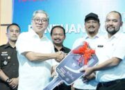 Ketua DPRK Fadlon Dampingi Bupati Armia Terima Ambulans dari Toyota Indonesia