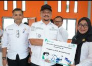 Bupati Armia Fahmi Serahkan Bantuan Alkes kepada Sejumlah Puskesmas sumber dari Kemenkes RI