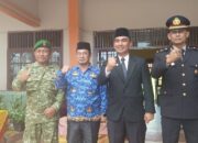 Wakili Kapolsek, Wakapolsek Iptu Zulham Hadiri Upacara Peringatan HUT-RI ke 81 di SMAN 1 Seruway