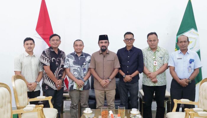 Terima Audiensi Bulog, Bupati Al- Farlaky Bahas Soal Sinergi Distribusi Beras 